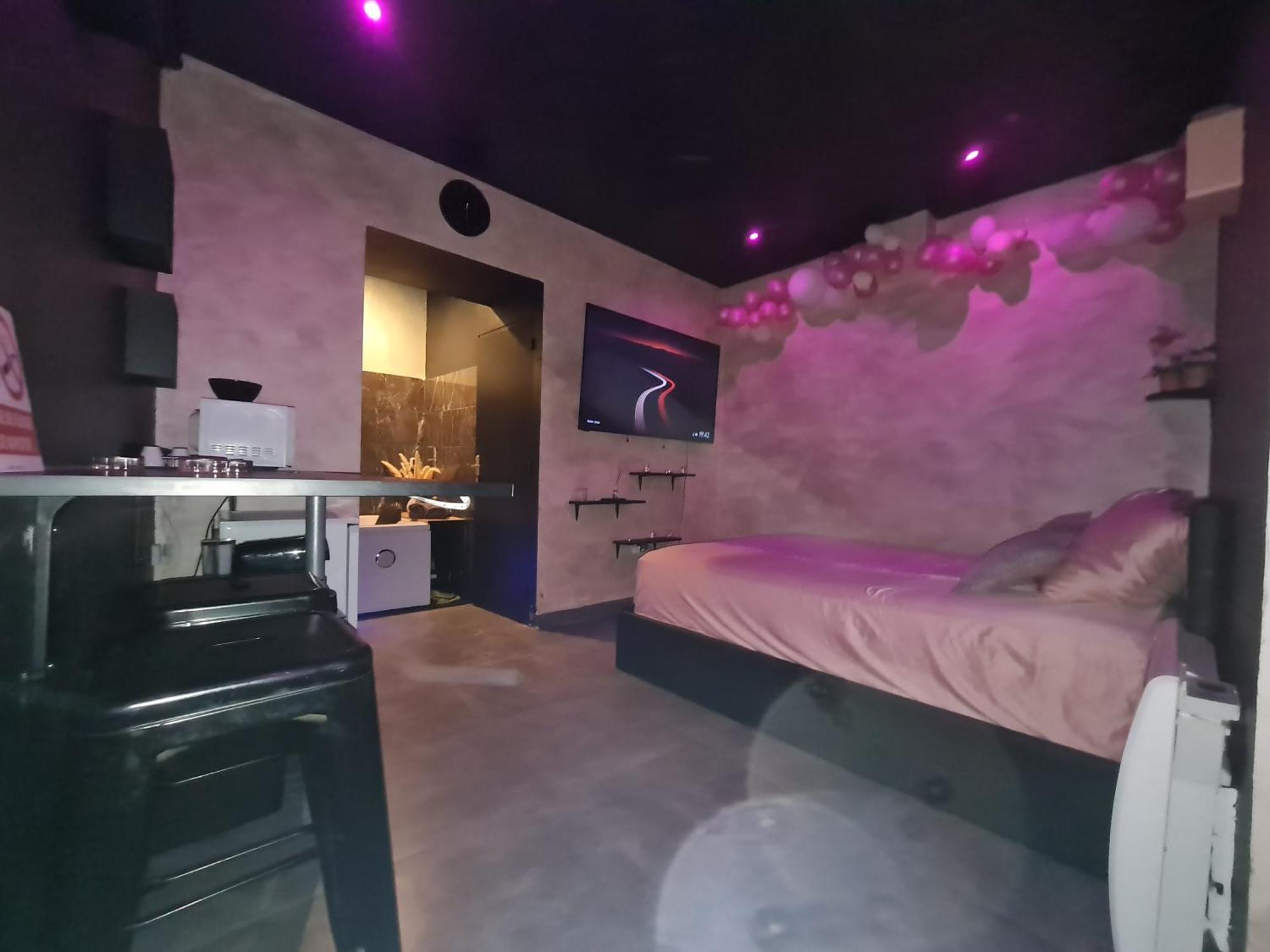 Love Room Spa Jacuzzi Ліон Екстер'єр фото