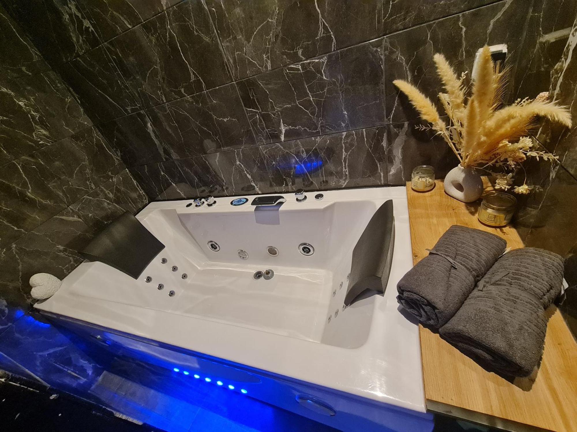 Love Room Spa Jacuzzi Ліон Екстер'єр фото